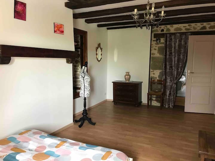 Dollap me krevat 160 në mur me kontroll për peshqirë dhe çarçafë 