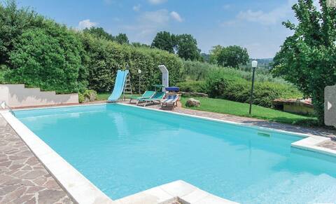 Amelia country retreat With private pool