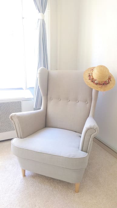 To have a rest after a long day :). We would love you to come back to the apartment and be able to refresh for the next entertaining day at Budapest