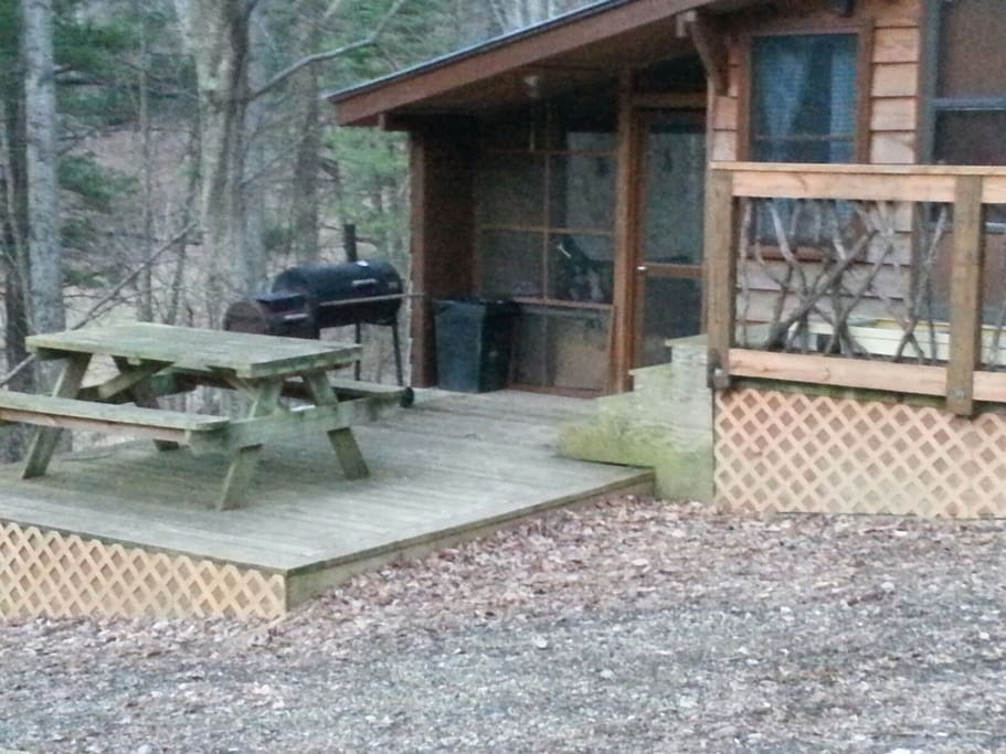 Open air screened in porch, can be used as an outdoor sleeping space, If the weather is damp, it's a great place to rest and contemplate.