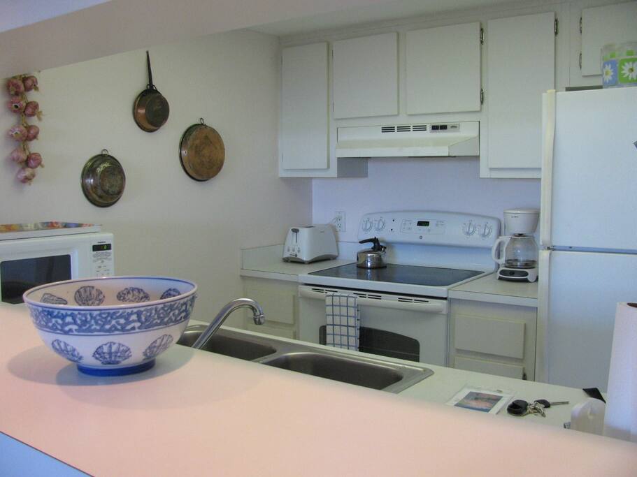 kitchen has a passthrough