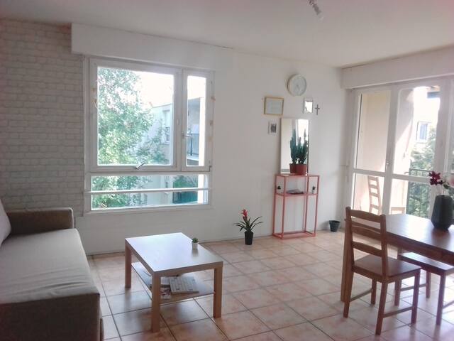 Chambre paisible et lumineuse