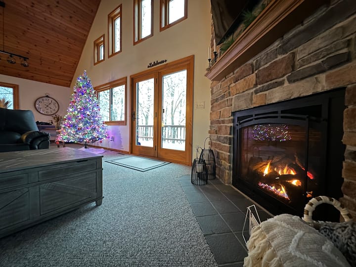 Relaxing Cabin near Cascade Mtn & Wisconsin Dells Cabins for Rent in