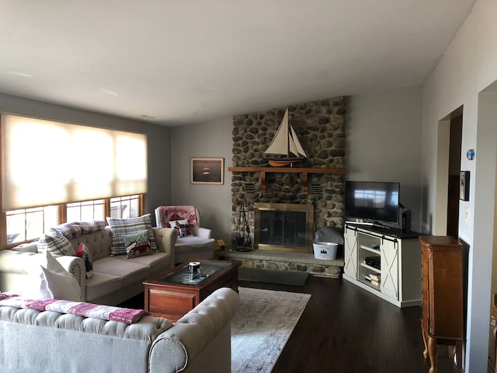 Skaneateles Family Lakehouse - East Lake Sunsets! - Skaneateles, NY
