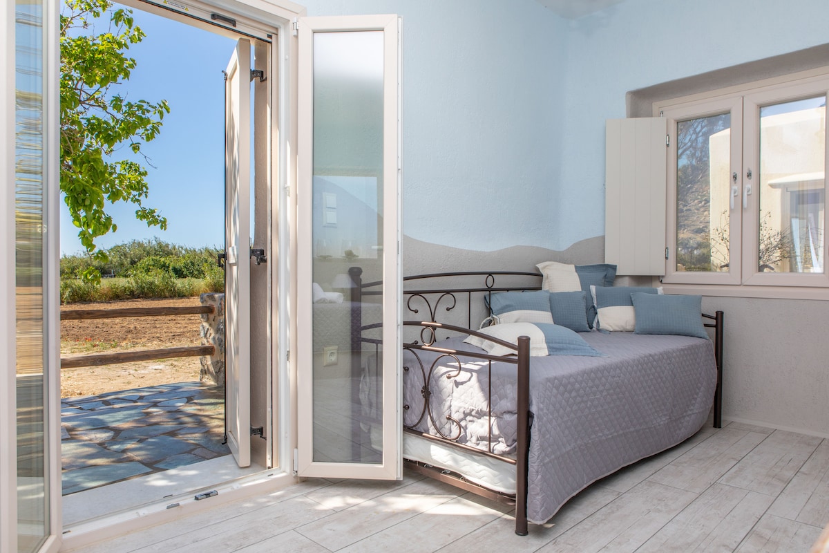 მეორე საძინებლის ნაწილი
- აგარაკი