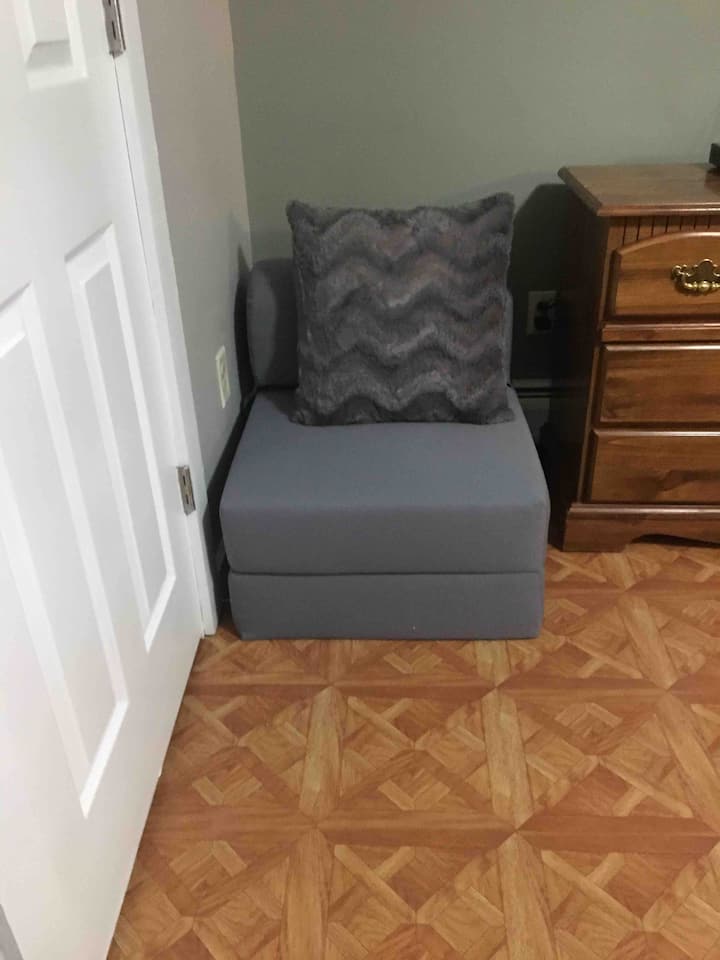 เก้าอี้จะเปลี่ยนเป็นเตียงแฝดได้