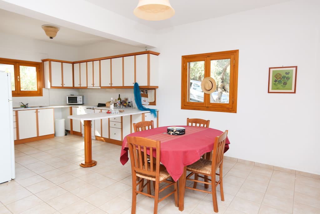 SITTING ROOM WITH CHEF'S KITCHEN