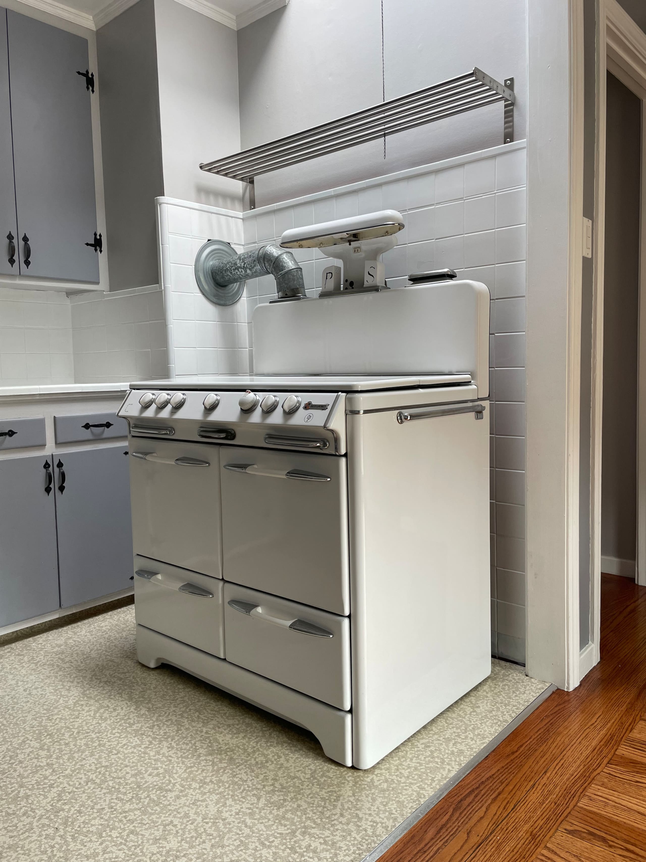 Home in San Francisco · ★4.86 · 2 bedrooms · 3 beds · 1 bath - Image 9
