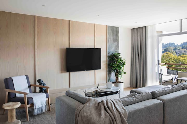Japandi
Modern 3 Bedroom Penthouse In The City - 普勒托利亞