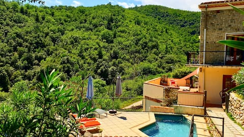 Apartment with private pool, beautiful views