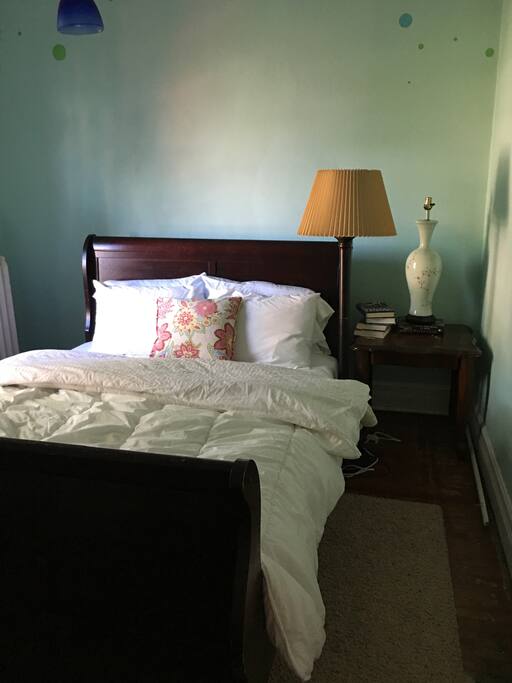 bedside reading
end table & mirror
closet