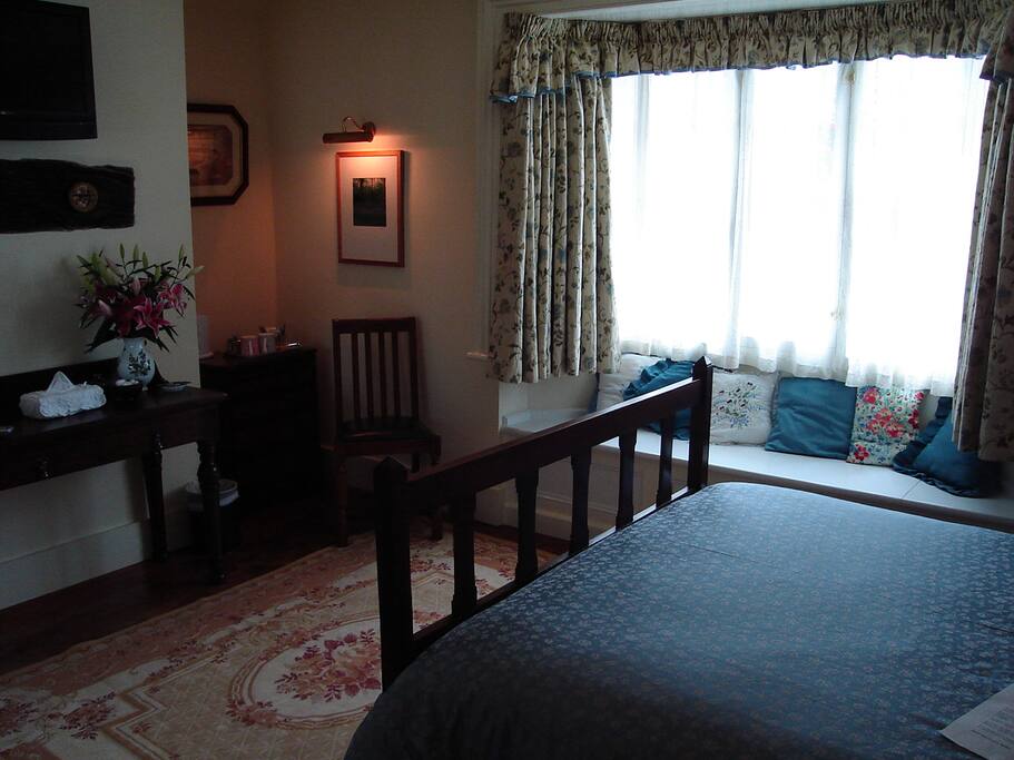 The modern business/leisure traveller catered for in our good size rooms with all modern conveniences to hand
