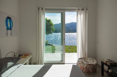 VILLA VOLPE DesignCube in Lake Orta Waterfront