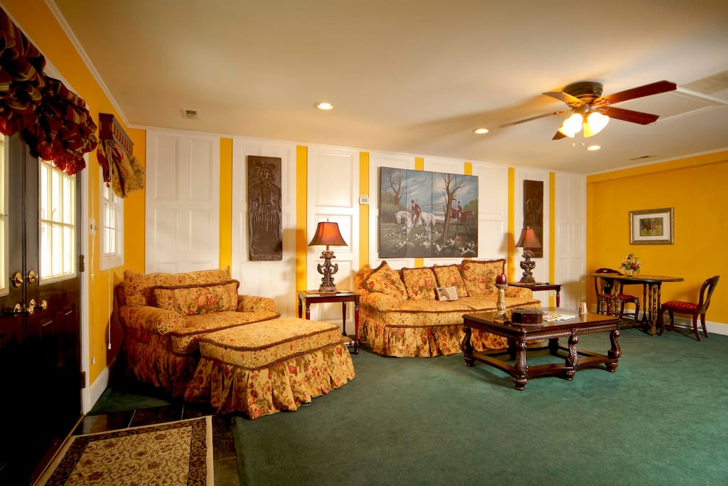 The Hunt Box sitting area.