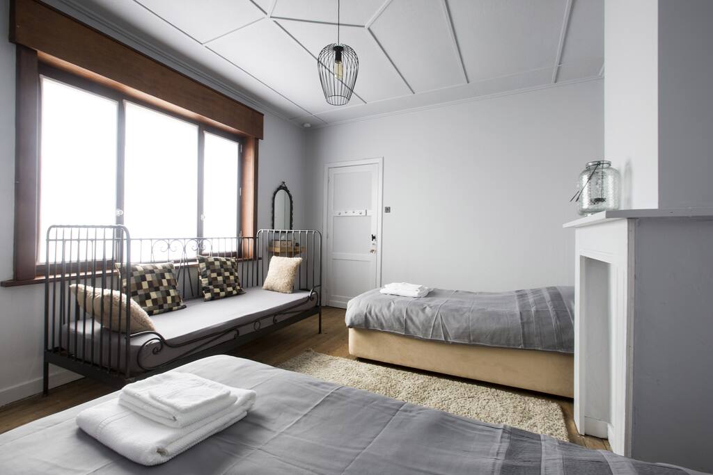 Room with 3 single quality bed + wifi + heathing