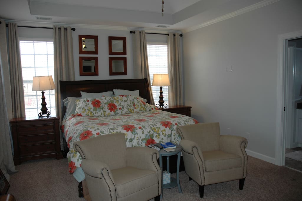 master bedroom - king bed - with sitting area