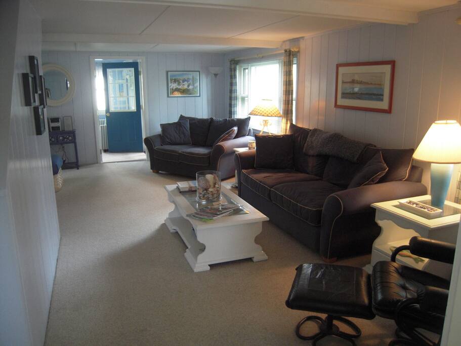 Bright and sunny living area