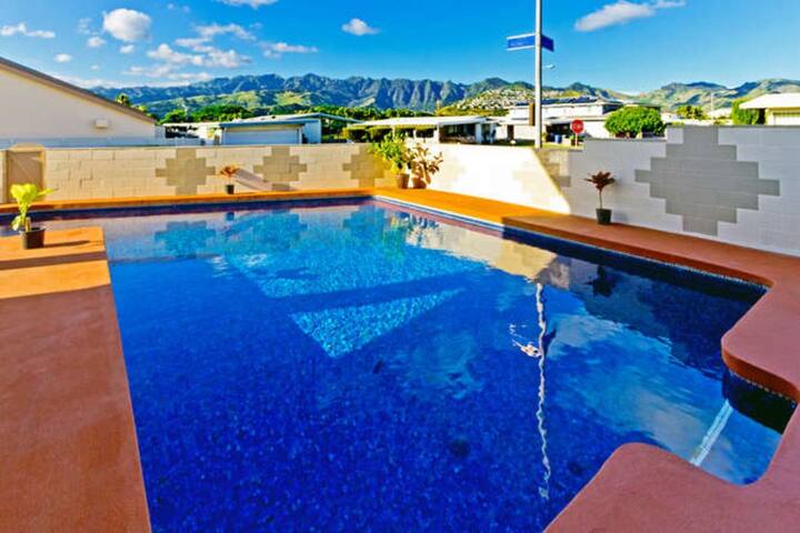 Hawaii Kai 7-Bedroom Pool Home with Views! gallery image 5