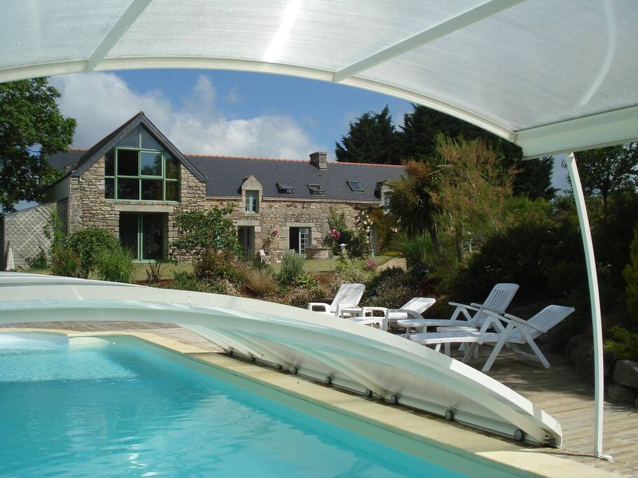La longère et sa piscine
