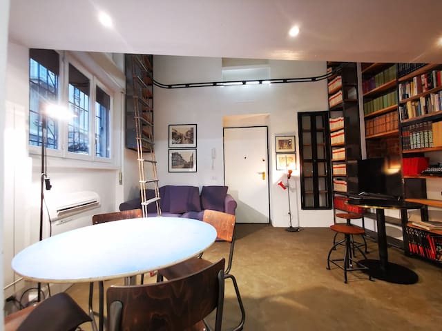 Santi's Apartaments M3 managed Airbnb listing 3
