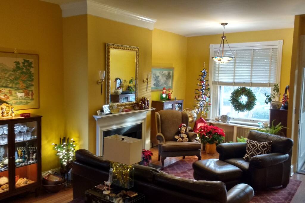Large parlor