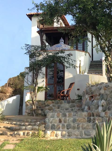 Top Airbnb: Flamboyant apartment with beautiful sea view in Puerto ángel