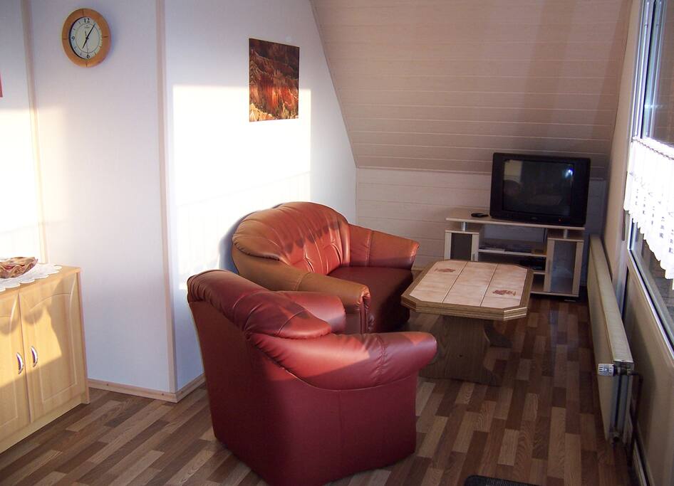 der Wohnbereich mit Ausgang zur Loggia