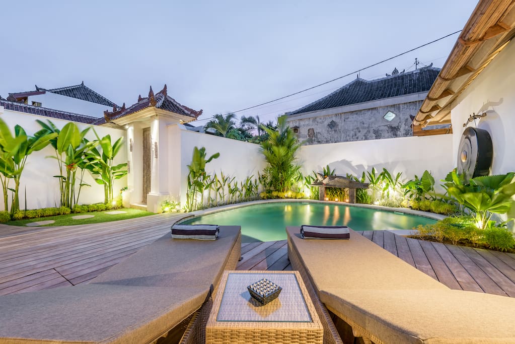 Pool deck