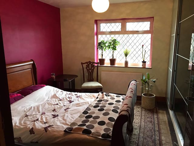 Large room with lots of character