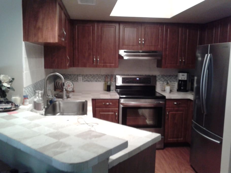 Kitchen modern and available for usage