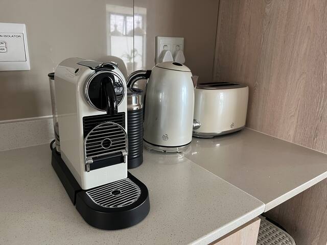 Table Mountain View/ Beach, Pool, Restaurants gallery image 4