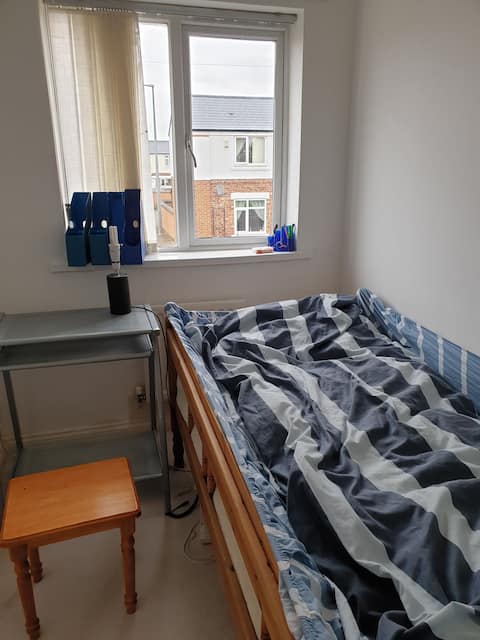 Cosy single room, close to center, Uni., parking