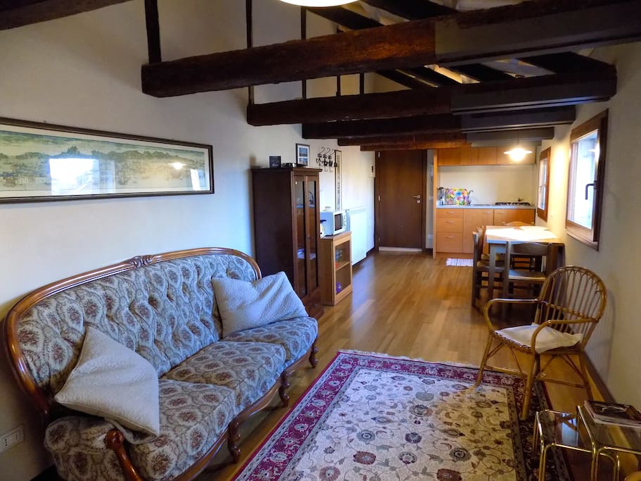 livingroom with kitchencorner