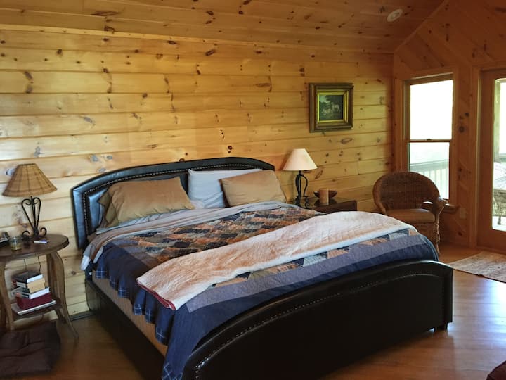 Главен спален апартамент с веранда