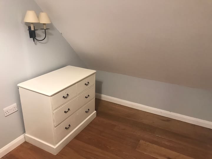 Dvojlôžková spálňa na poschodí