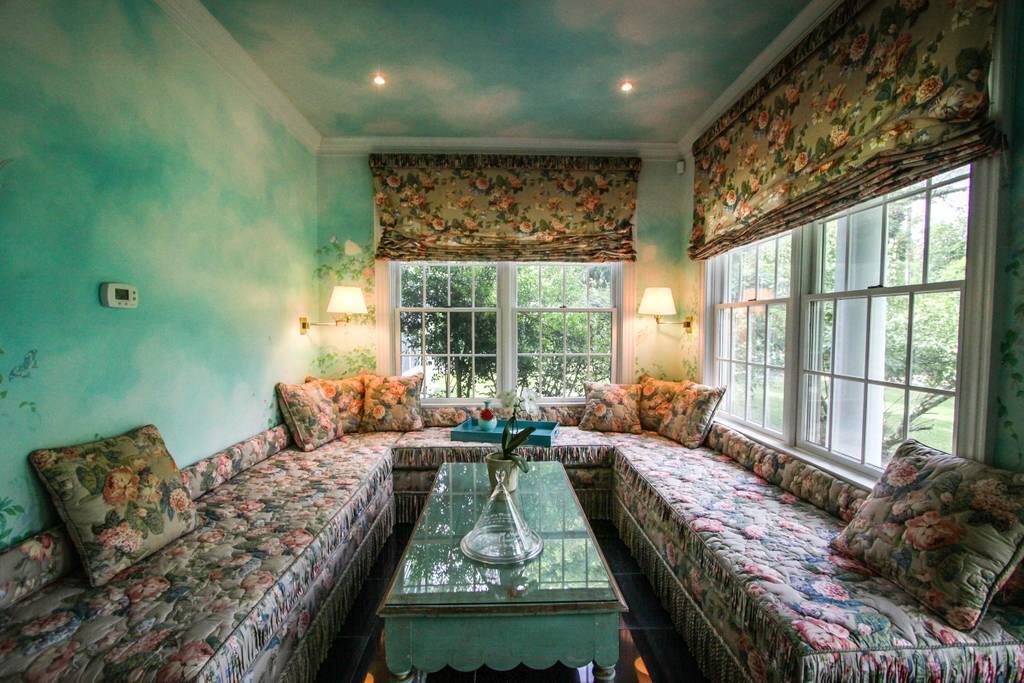 Breakfast Room