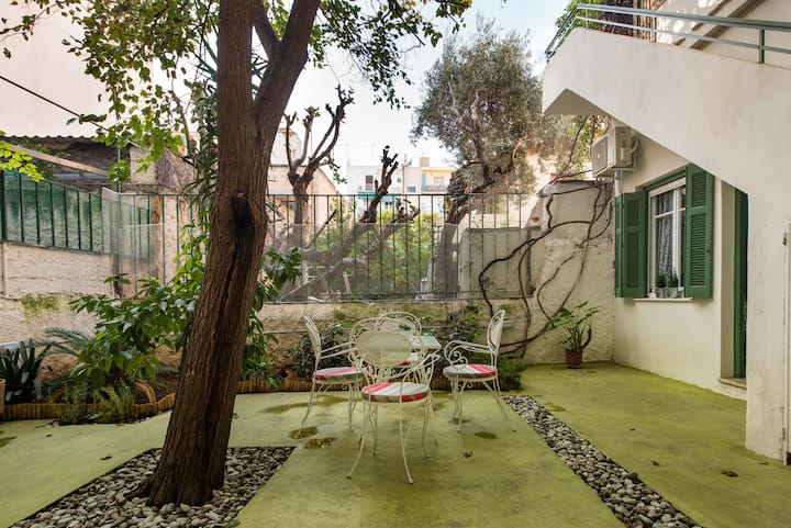 Image showcasing TEN Funky NYC apartments with unforgettable details