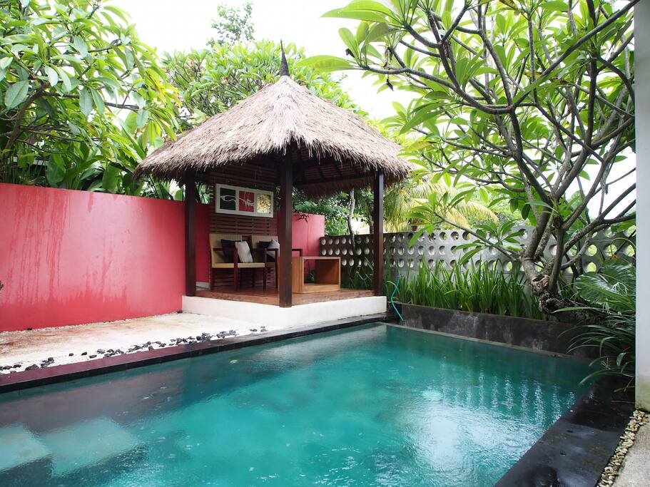 Plunge pool with small gazebo