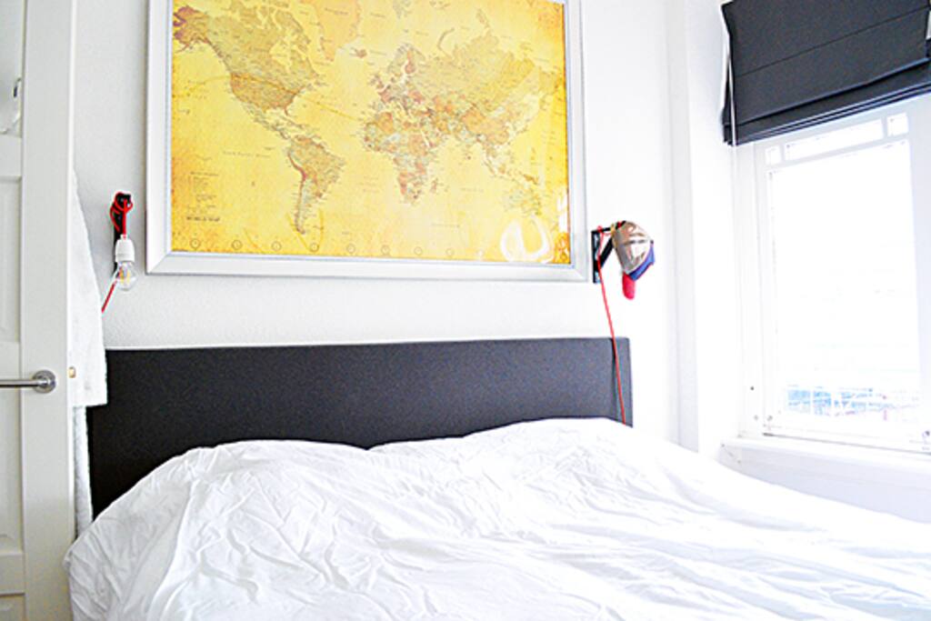 The bed itself is queen size; 160x220cm