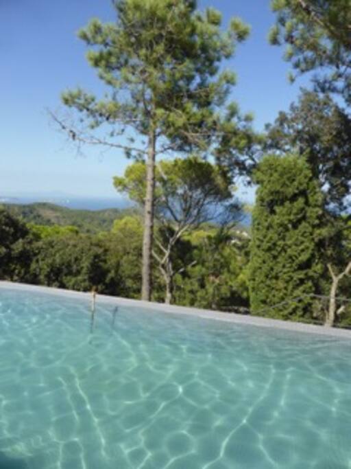 la piscine et la mer