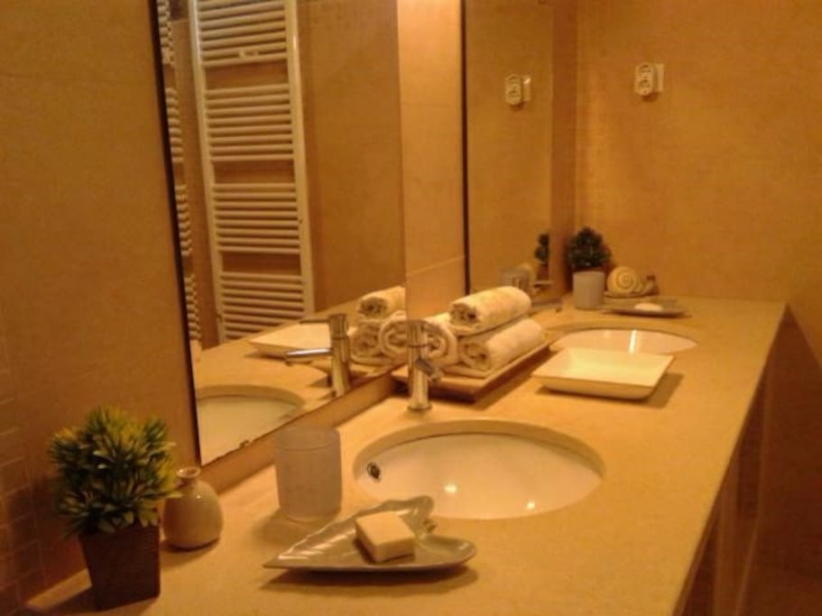 Casa de Banho (quarto 1)