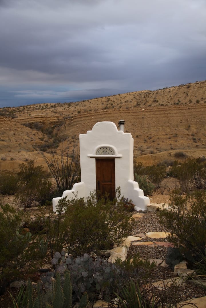Leapin' Lizard Guest House Cabins for Rent in Terlingua, Texas, United States