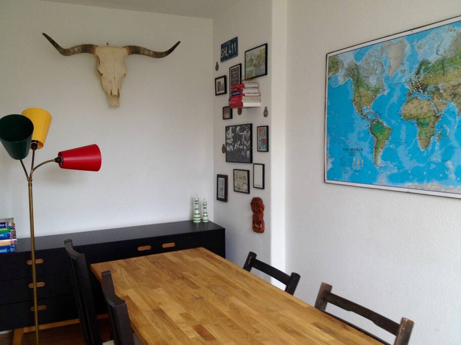 Dining room. Six people can eat at the table.
