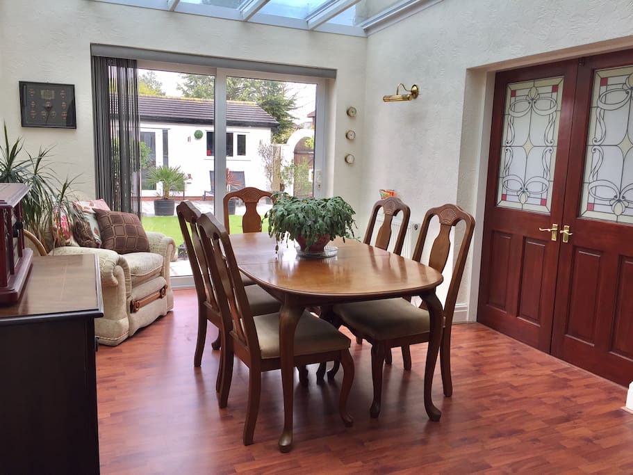 Dining Area - can be used 7-10am
