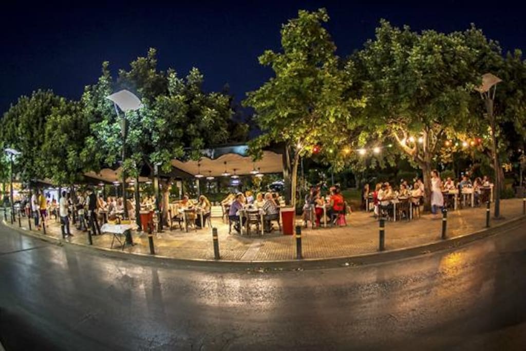 GET SOCIAL IN PERISTERI CITY-BURNAZI! MEET FRIENDLY PEOPLE, EAT GREAT FOOD, ENJOY A NICE DRINK!