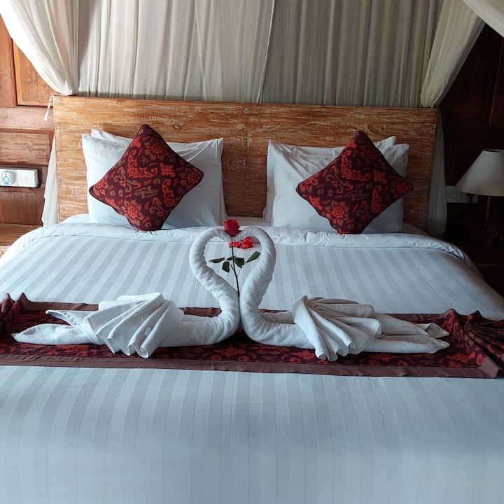 king size bed of king koil matras to ensure your comfort and feel relax after you day exploration.