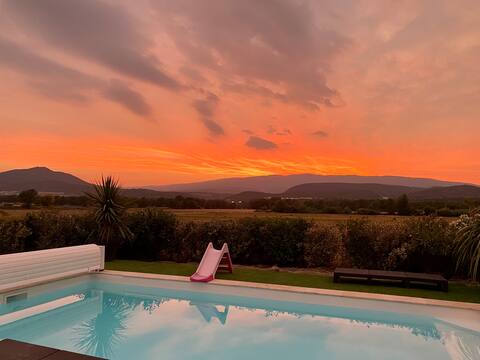 Villa with pool in the heart of Provence.