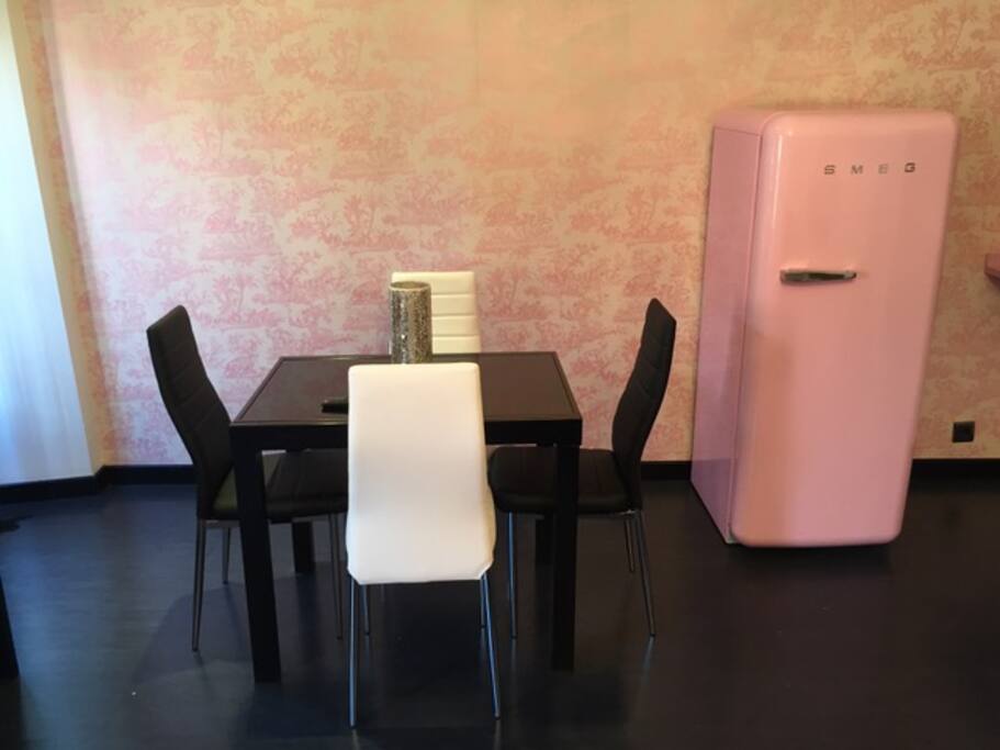 Comedor acogedor para disfrutar de cenas románticas