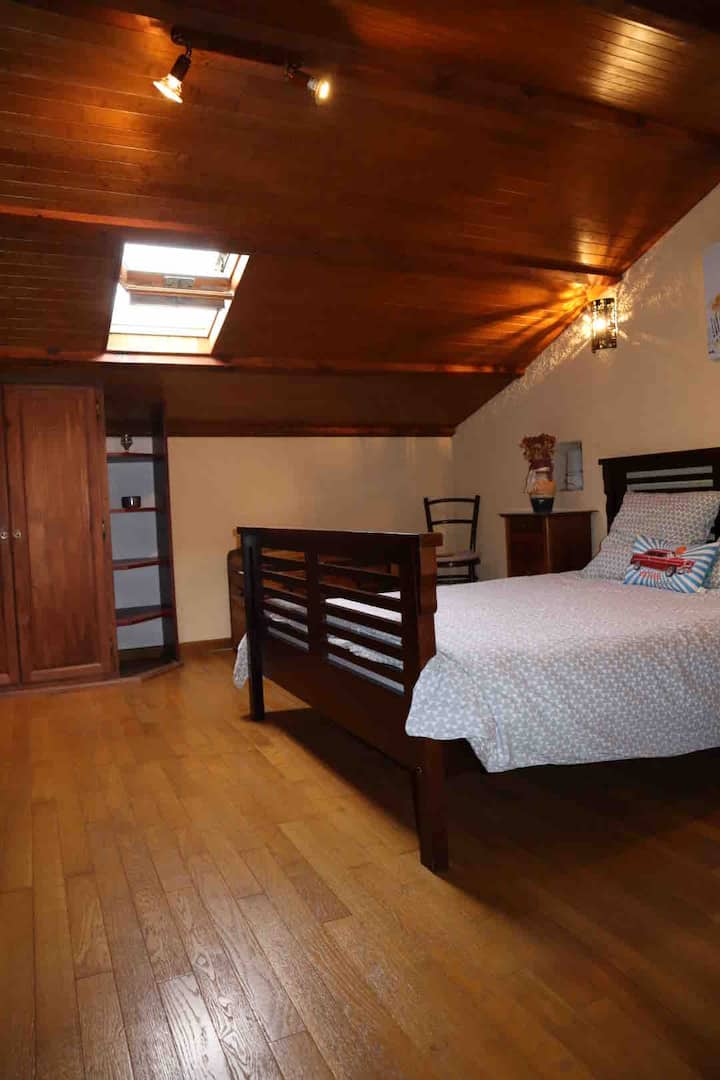 Schlafzimmer 4