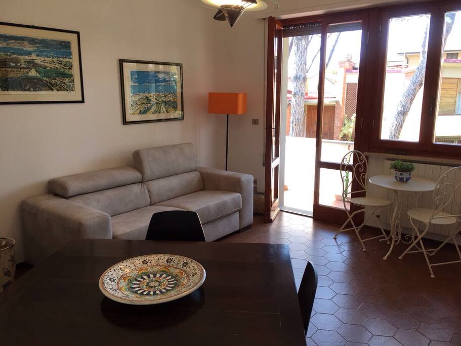 Salotto con divano-letto matrimoniale